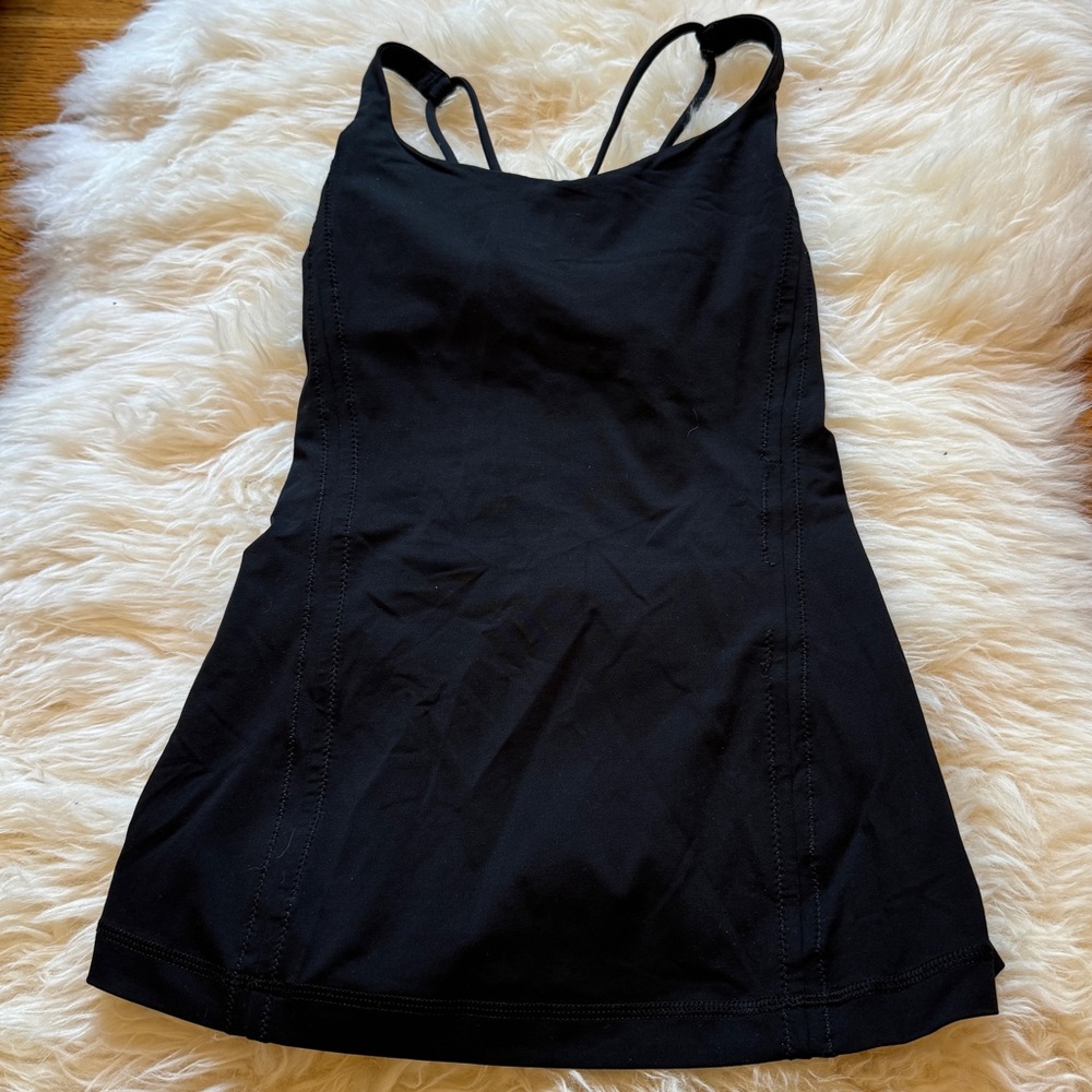 Black lululemon tank top